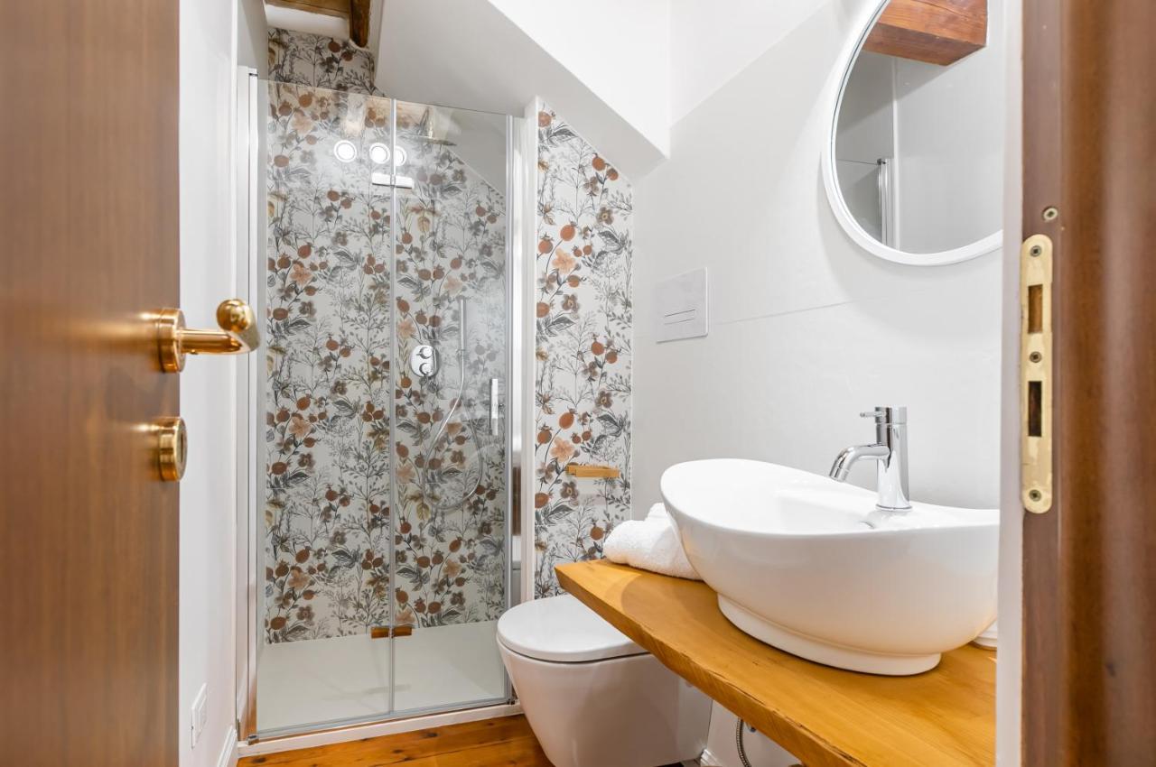 Vucciria Flat With Small Terrace Palermo